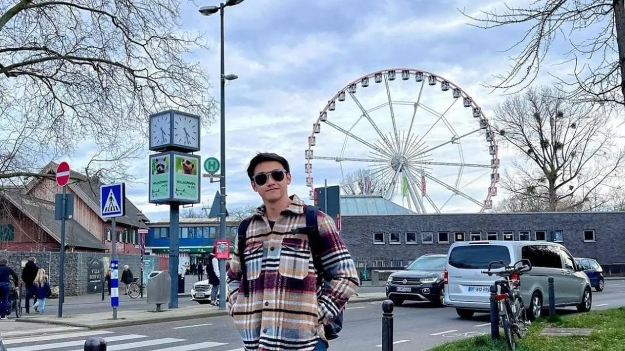 Caesar Hito punya wajah yang tampan