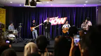 Armada bawakan lagu "Terima Kasih" pada Kapanlagi Show, Jumat (13/10/2025). (dok. Istimewa)