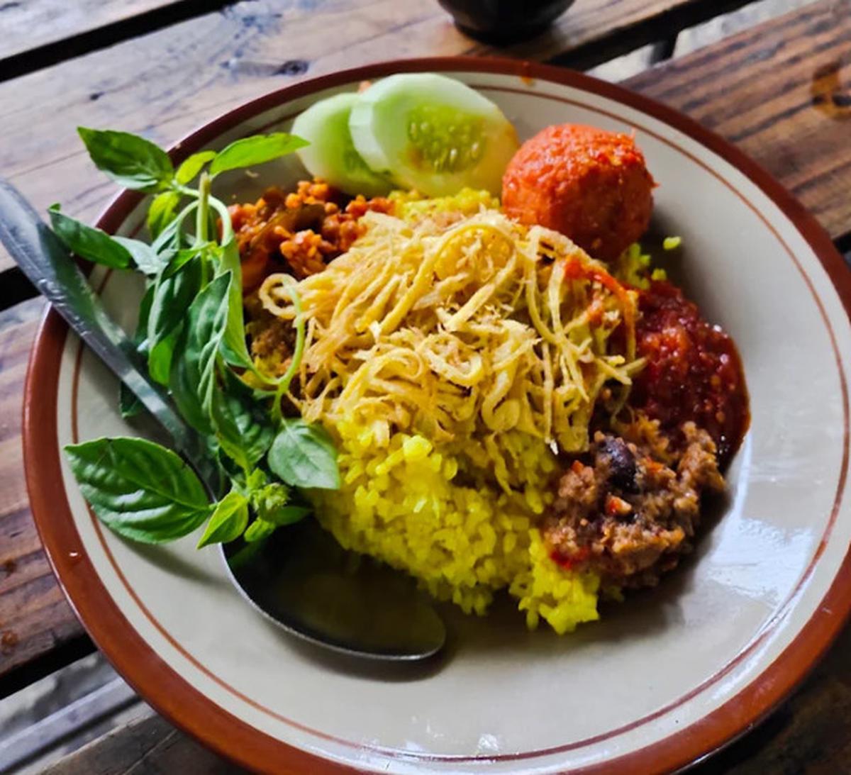 Nasi kuning di Bandung