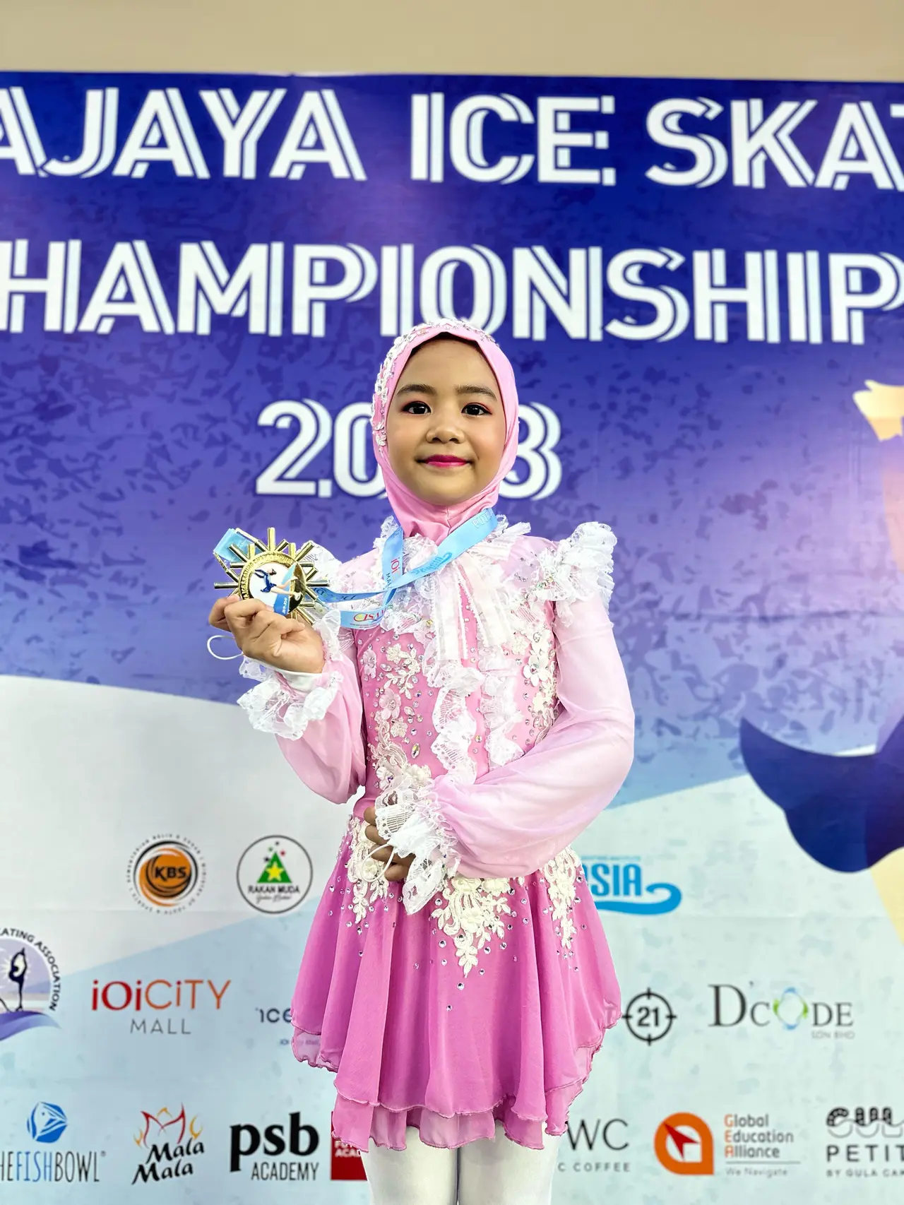 Medina Khaira Fastabiqa Atlet Cilik Putri Penulis Ippho Santosa Juara 1