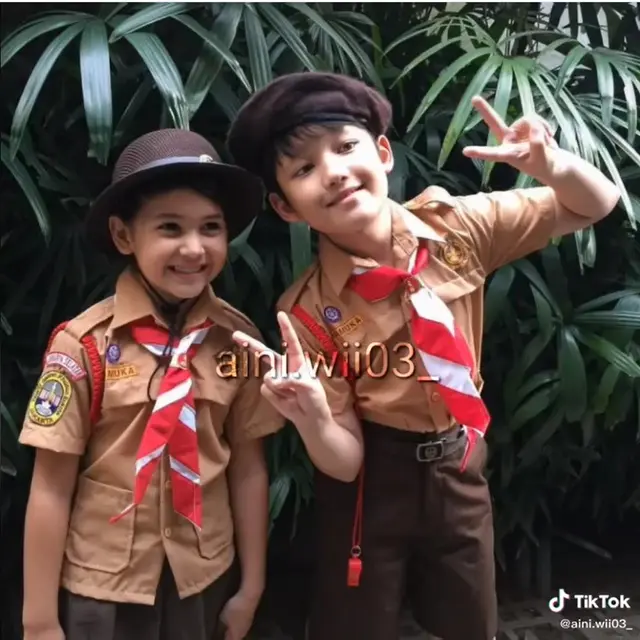 Pernah Main Film Bareng, Ini 6 Potret Masa Kecil Sandrinna Michelle dan Alwi Assegaf