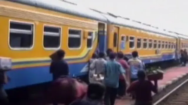 [VIDEO] Dilarang Jualan di Kereta, Pedagang Ribut dengan Marinir