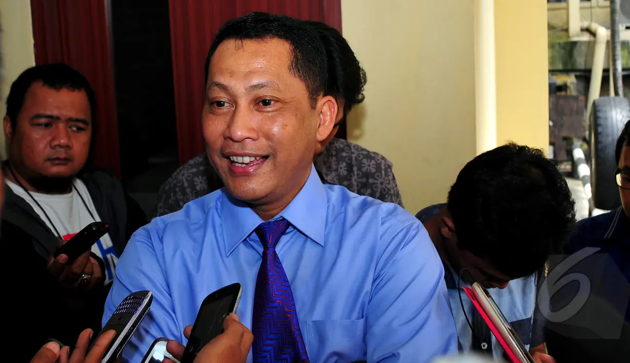 Kabareskrim Mabes Polri Komjen Budi Waseso memberikan keterangan pers terkait pembatalan penahanan Bambang Widjojanto (BW), Jakarta Kamis (23/4/2015). BW tak jadi ditahan karena bersikap kooperatif oleh penyidik. (LIputan6.com/Yoppy Renato)