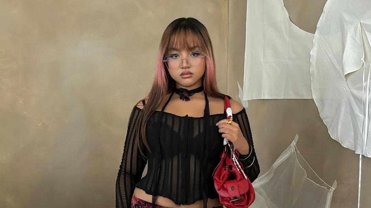 7 Potret Cantik Naja Anak Armand Maulana dan Dewi Gita yang Kini Tinggal di Inggris, Gayanya Makin Nyentrik dengan Warna Kulit Eksotis