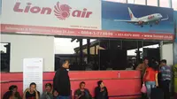 Penumpang pesawat Lion Air. (Liputan6.com/Andi Muttye Keteng)