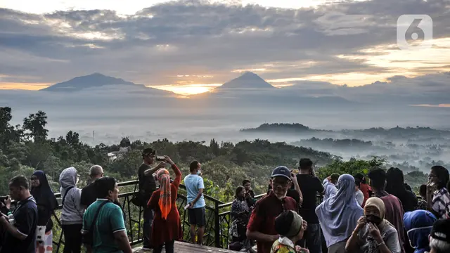FOTO: Menikmati Keindahan Candi Borobudur saat Sunrise