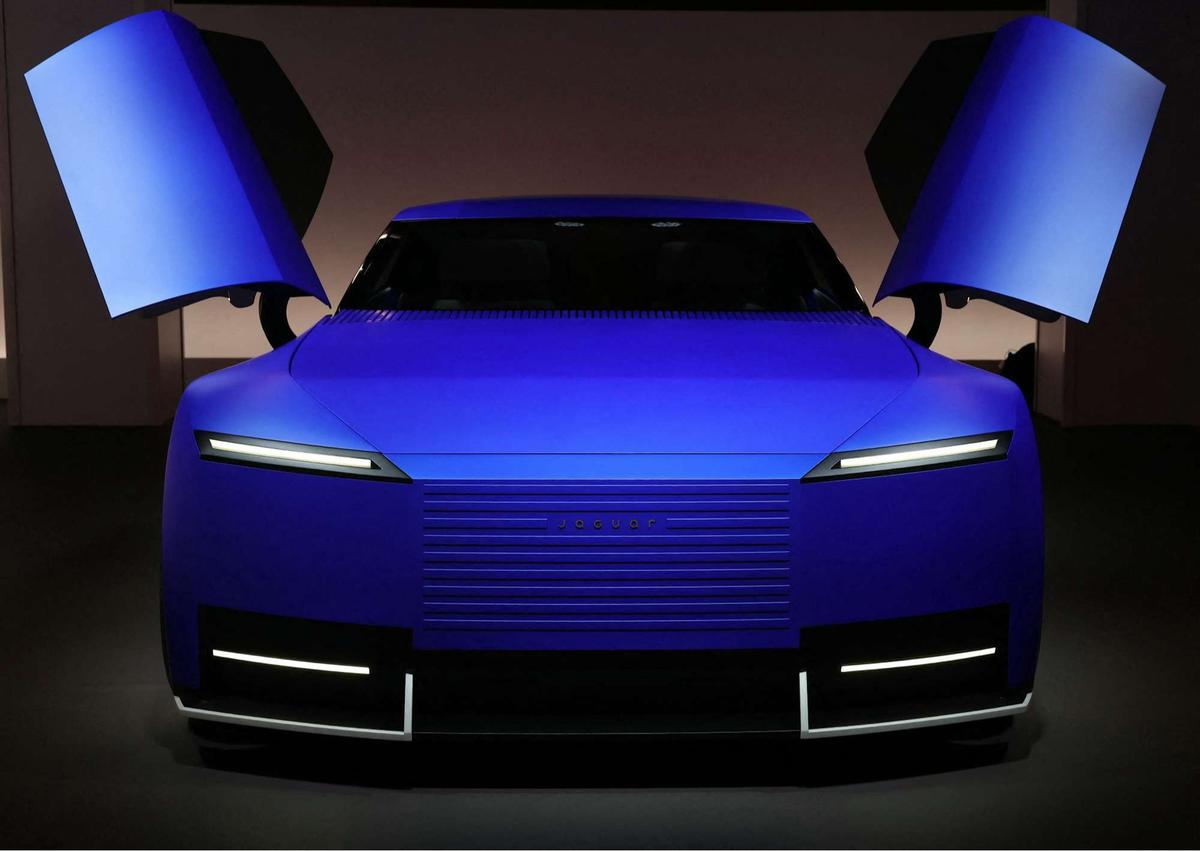Mobil listrik Jaguar Type 00