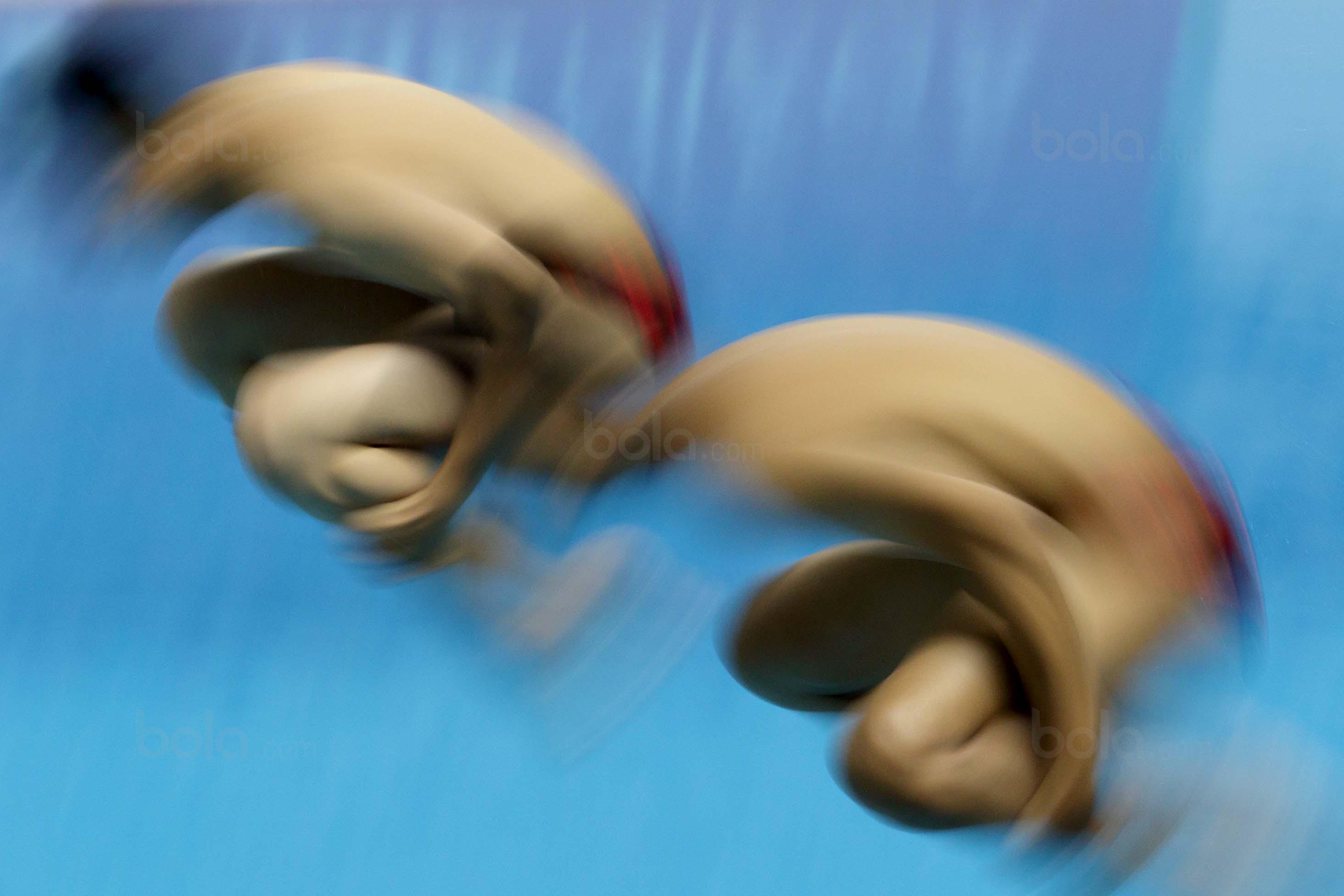 Aksi peloncat indah dari berbagai negara dalam rangka tes event cabang akuatik Asian Games 2018 di kolam renang Senayan, Jakarta yang akang berlangsung dari tanggal 5-15 Desember 2017.  (Bola.com/Peksi Cahyo)