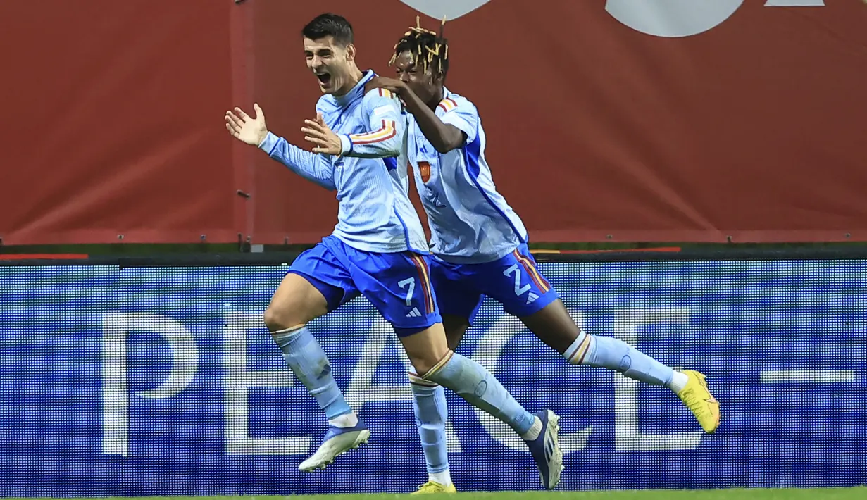Spanyol justru mampu mencetak gol menjelang akhir pertandingan di menit ke-88. Alvaro Morata yang lepas dari kawalan pemain belakang Portugal berhasil menyambar umpan sundulan Nico Williams dengan sepakan jarak dekat yang tidak mampu diantisipasi kiper Diego Cista. (AP/Rui Vieira)