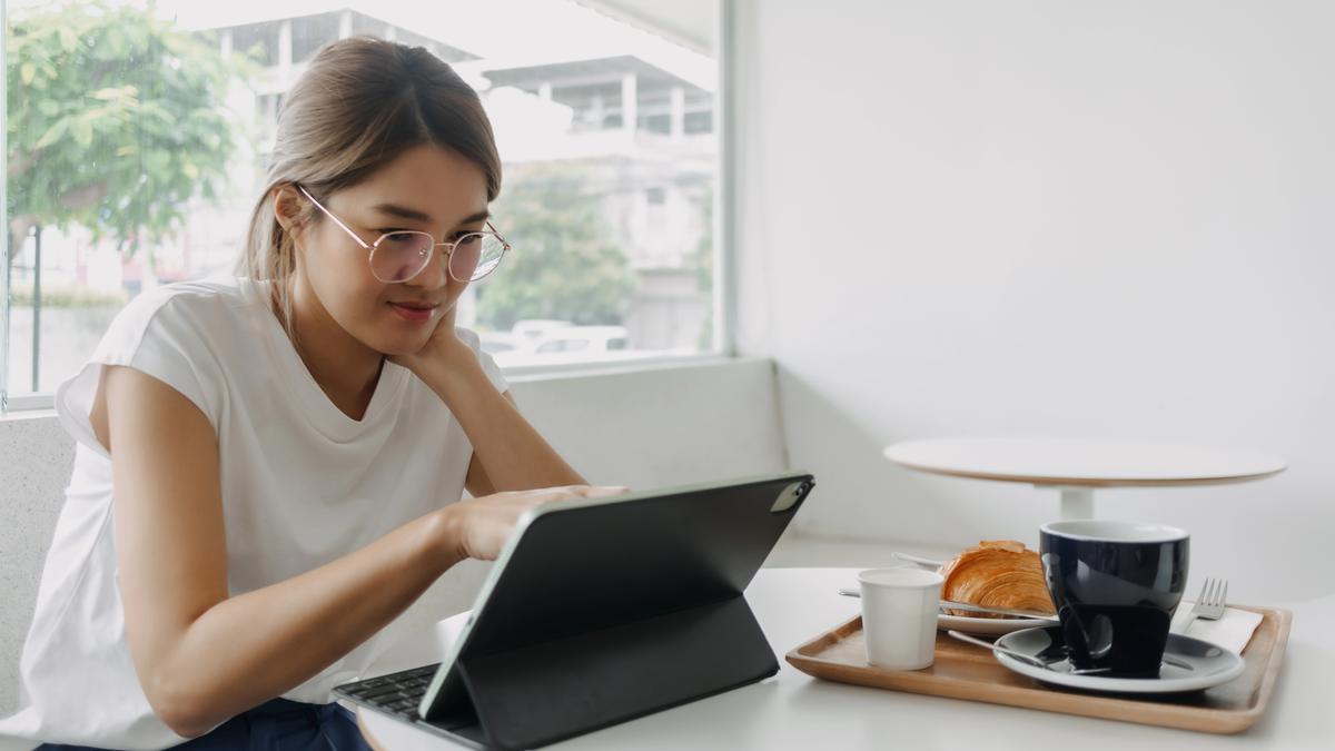Sikap Misterius 8 Zodiak yang Membuat Mereka Makin Karismatik