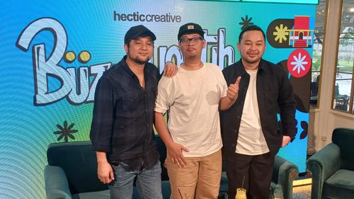 Stol ustida jinsiy porno