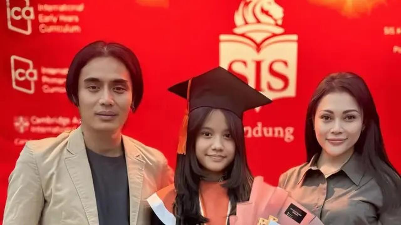 Cantik dan Manis, Potret Anak Charly Van Houten saat Kelulusan Sekolah