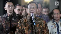 Ketum Partai Gerindra Prabowo Subianto memberi keterangan seusai pertemuan di Mega Kuningan, Jakarta, Selasa (24/7). Pertemuan ini tindak lanjut dari komunikasi politik yang dibangun Demokrat dan Gerindra jelang Pilpres 2019 (Merdeka.com/Iqbal S. Nugroho)