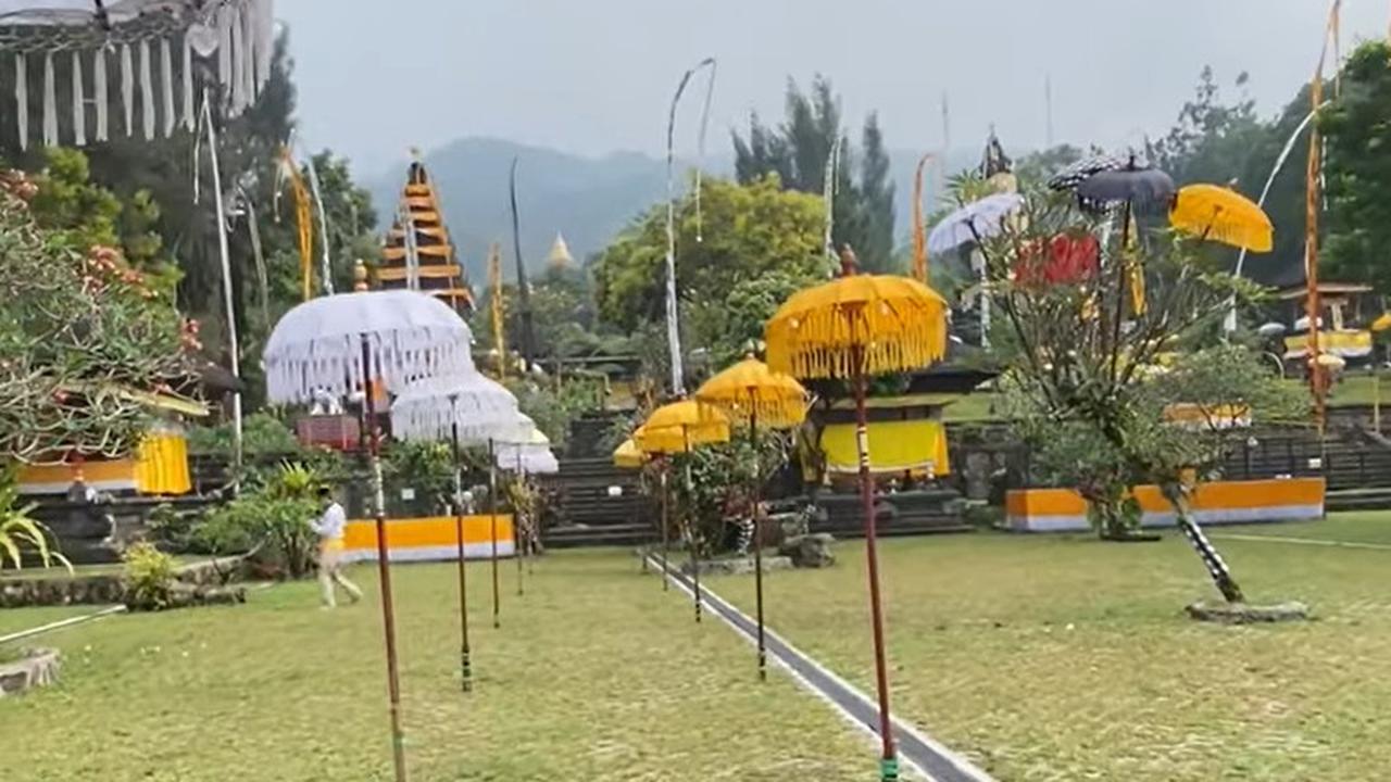 Pura yang berdiri di bekas kerajaan pajajaran