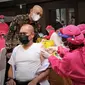 Menteri Koperasi dan UKM Teten Masduki usai menyaksikan penyuntikan vaksin Covid-19 tahap pertama di Gedung KemenkopUKM, Senin (8/3/2021). (dok: Humas)