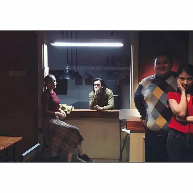 Main Film Bareng, Ini 7 Momen Kebersamaan Omar Daniel dengan Aurora Ribero
