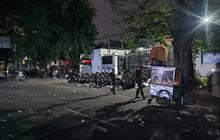 Mahasiswa dan Massa Berpakaian Hitam Bubar dari DPRD Jabar, Arus Kendaraan Berangsur Lancar