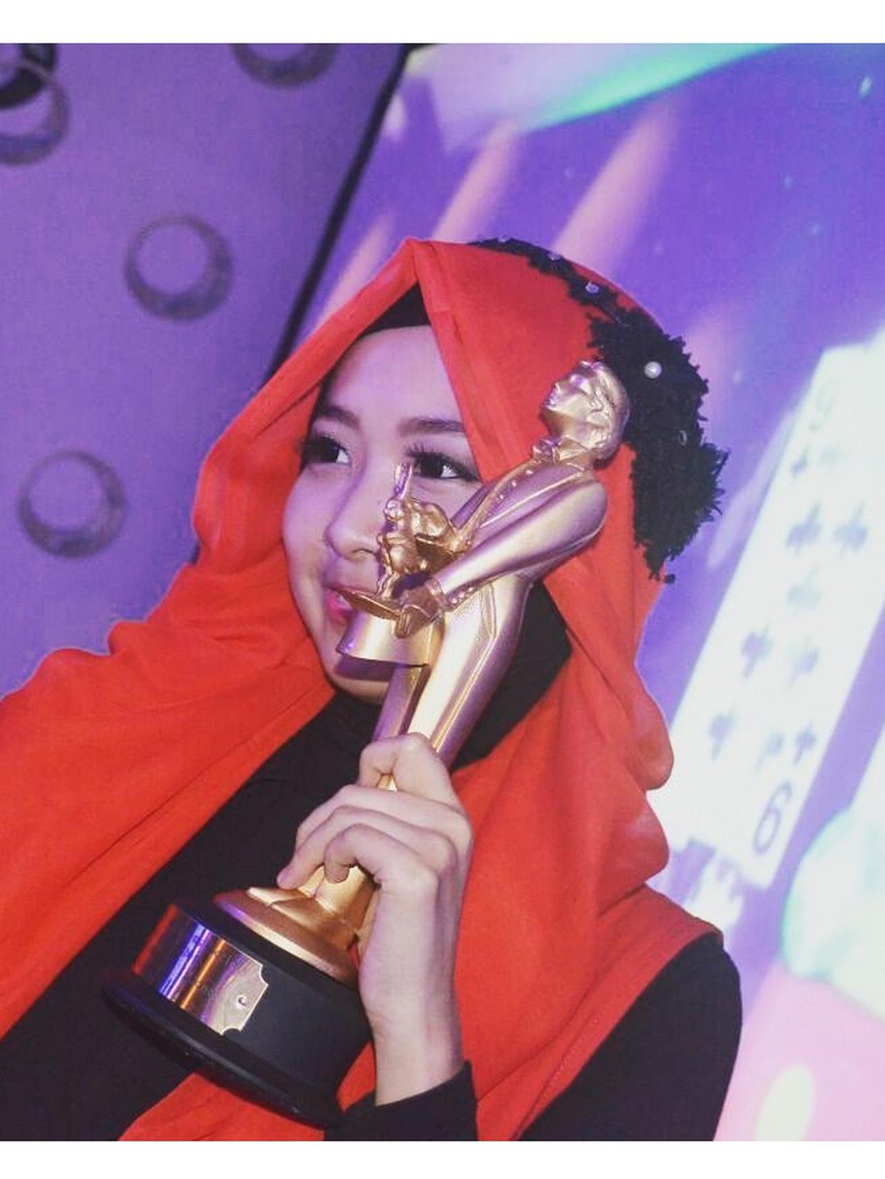 6 Potret Terbaru Pesulap Rizuki 'The Master', Kini Cantik Berhijab
