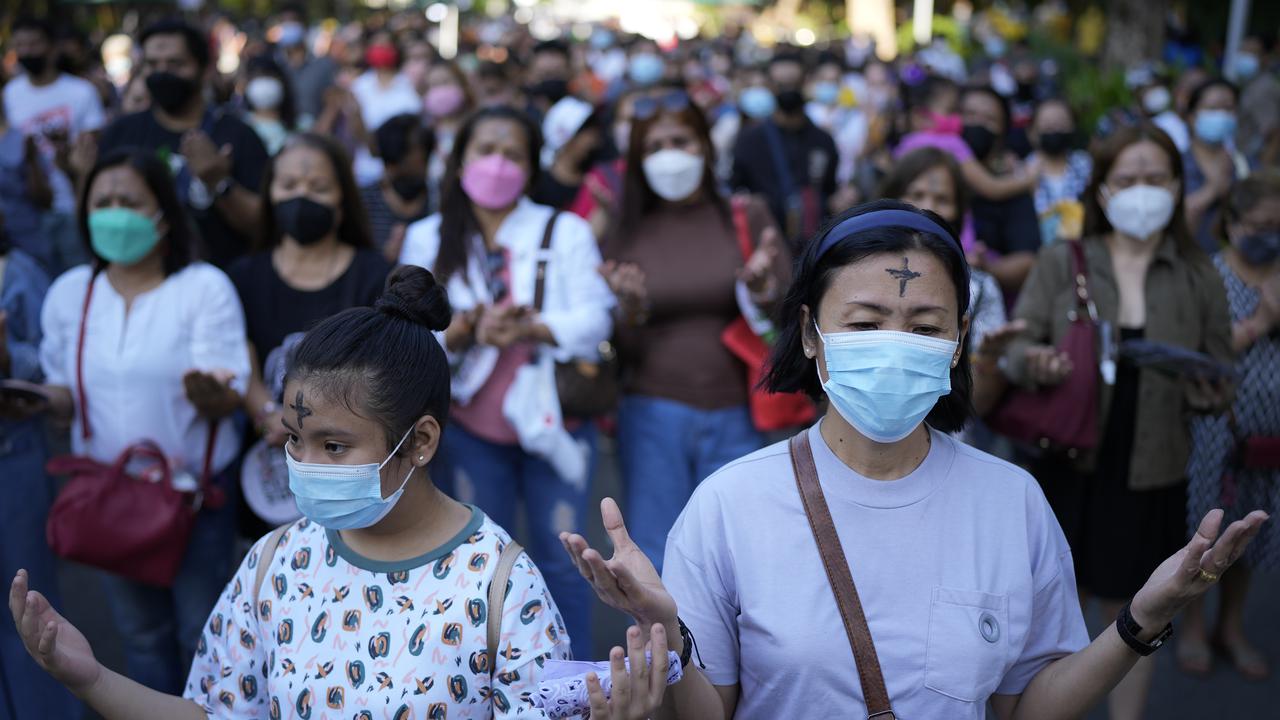 Warga Filipina Ramai-Ramai Peringati Rabu Abu