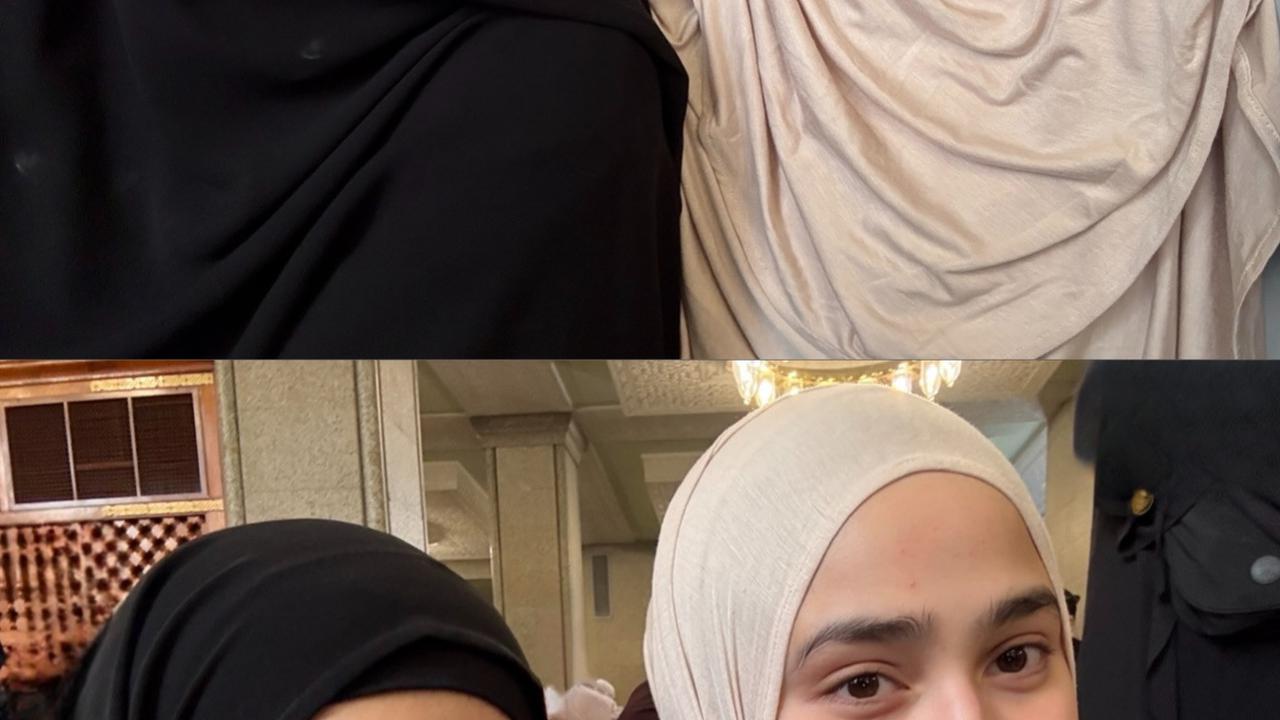 7 Potret Syifa Hadju Umrah Bersama Keluarga, Tampil Cantik Berhijab - Penuh Haru