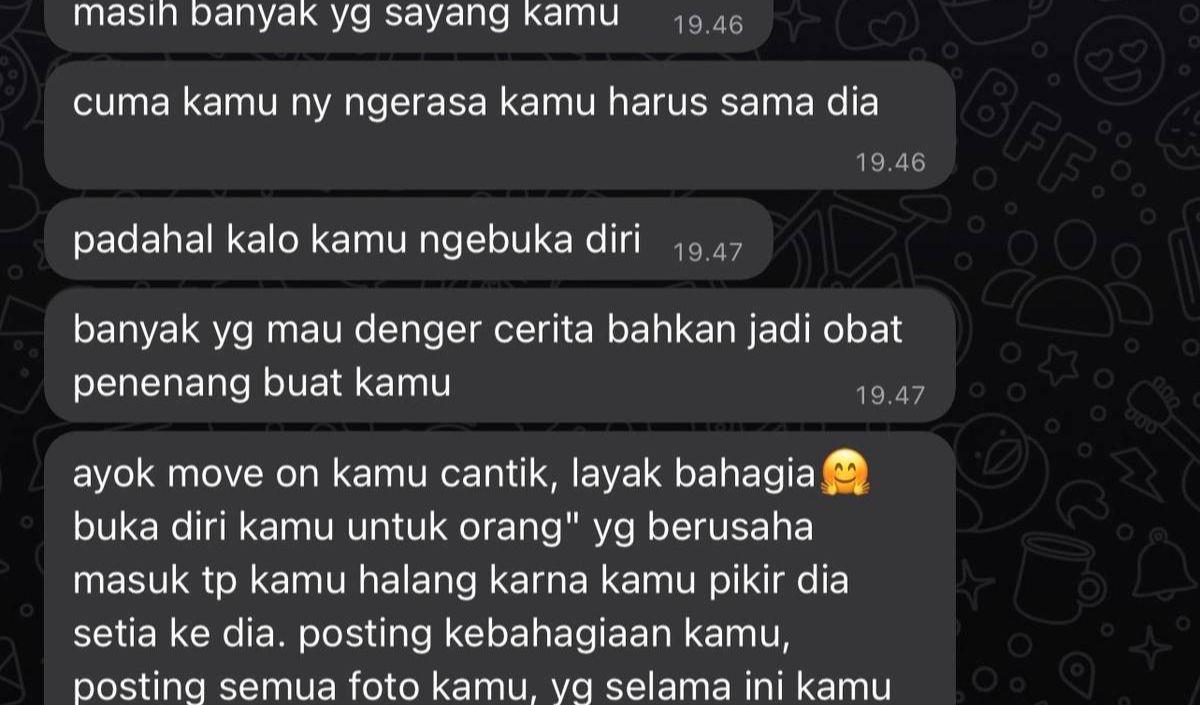 "you're right! I'm not alone, I'm not really alone. look, many people love me 🥺🤎"