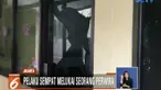 Penyerangan seorang pria bersenjata golok dan pisau babi ini terjadi Jumat dinihari tadi.