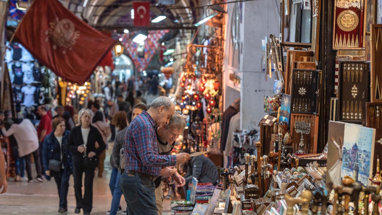 Berkenalan dengan Grand Bazaar, Pusat Perbelanjaan dan Perdagangan Bersejarah di Turki