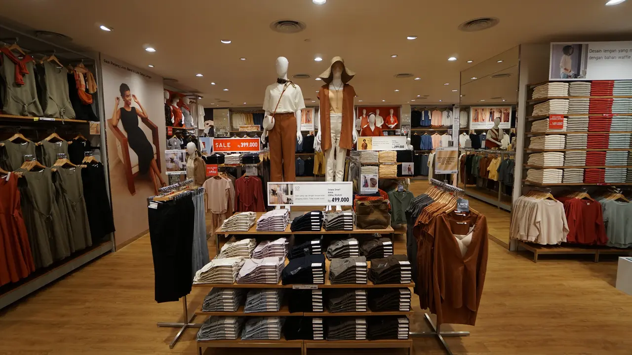 Sensasi Belanja Pakaian dengan Sentuhan Seni di Gerai Ikonik Terbaru UNIQLO