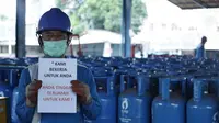 Pertamina MoR III memastikan pasokan Gas LPG baik subsidi maupun non subsidi aman selama masa physical distancing dan work from home. Foto (Liputan6.com / Panji Prayitno)