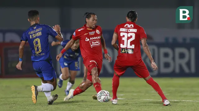 Foto: Persija Jakarta Ungguli PSIS Semarang 1-0 di Babak Pertama dalam BRI Liga 1 2021 / 2022