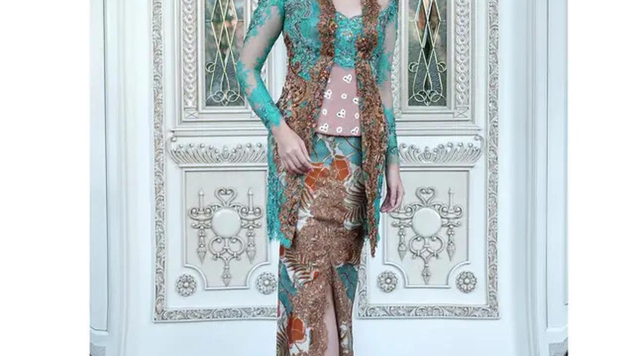 7 Inspirasi Outfit Warna Hijau Ala Elvira Devinamira, Pilihan di Cannes 2025 Curi Perhatian