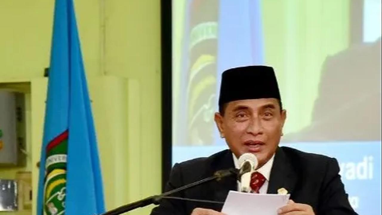 Tak sampai di situ, Edy juga menyoroti terkait dengan Mahkamah Konstitusi (MK) yang telah disusupi kepentingan politik.&nbsp;