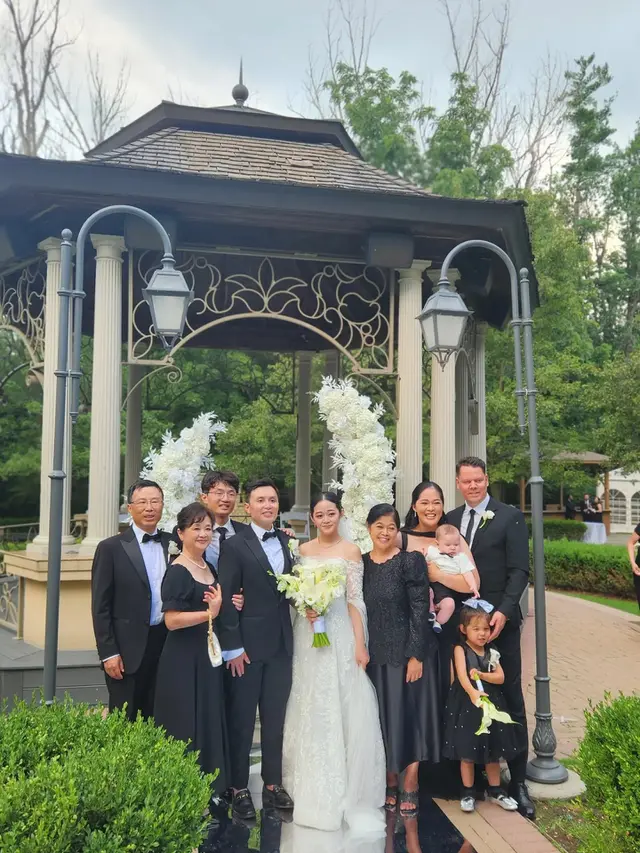 Gracia Indri di pernikahan adik (instagram.com/graciaz14)