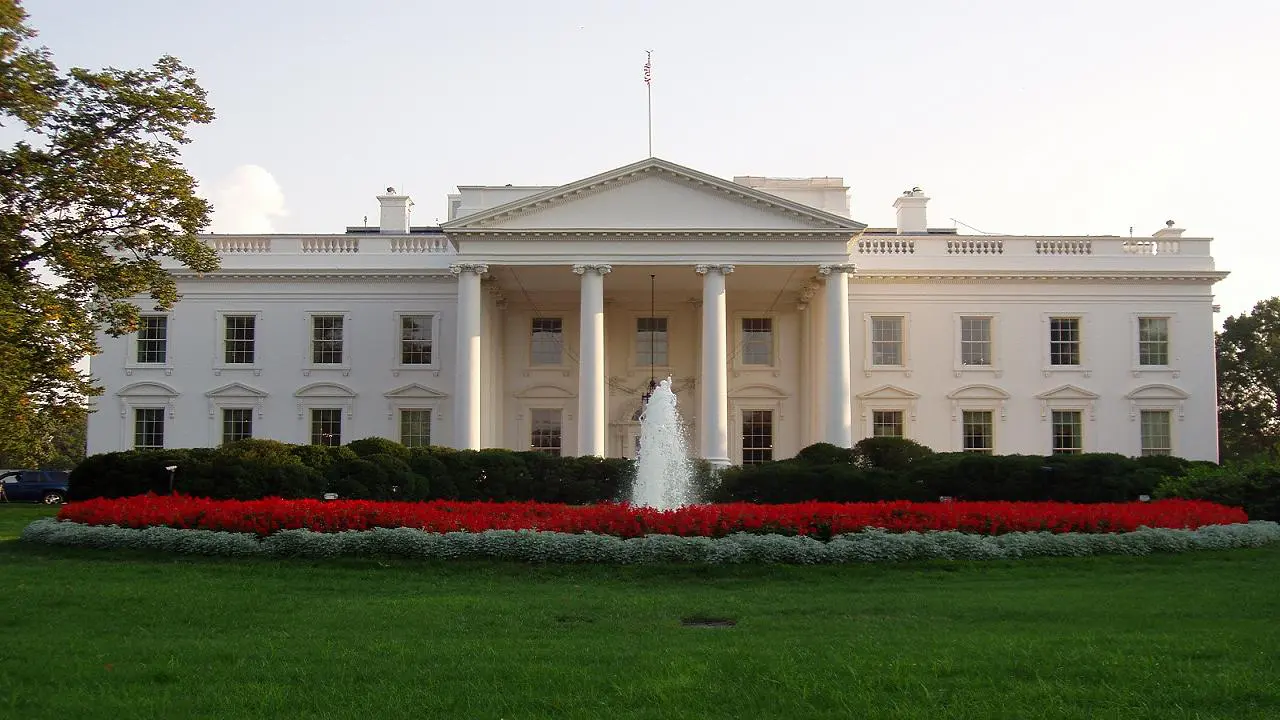 Bawa Pisau, Penerobos Gedung Putih Ingin Informasi dari Obama