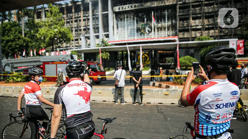 Gedung Kejaksaan Agung Jadi Tontonan