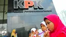 Sejumlah anak-anak PAUD mengikuti sesi permaianan dalam acara Playday di Gedung KPK baru, Kuningan, Jakarta, Kamis (19/5). Komisi Pemberantasan Korupsi (KPK) adakan Playday Anti Korupsi yang diikuti anak-anak PAUD/TK(Liputan6.com/Yoppy Renato)