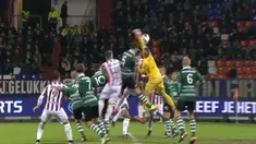 Berita video tinju kiper Sparta Rotterdam membuat bek lawan bisa cetak gol. This video presented by BallBall.