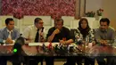 Tim kuasa hukum Sutan Bhatoegana menggelar konferensi pers terkait pengajuan Praperadilan terhadap KPK, Jakarta, Kamis (26/2/2015). Sutan memastikan akan mengajukan gugatan praperadilan terkait penetapan tersangkanya. (Liputan6.com/Johan Tallo)