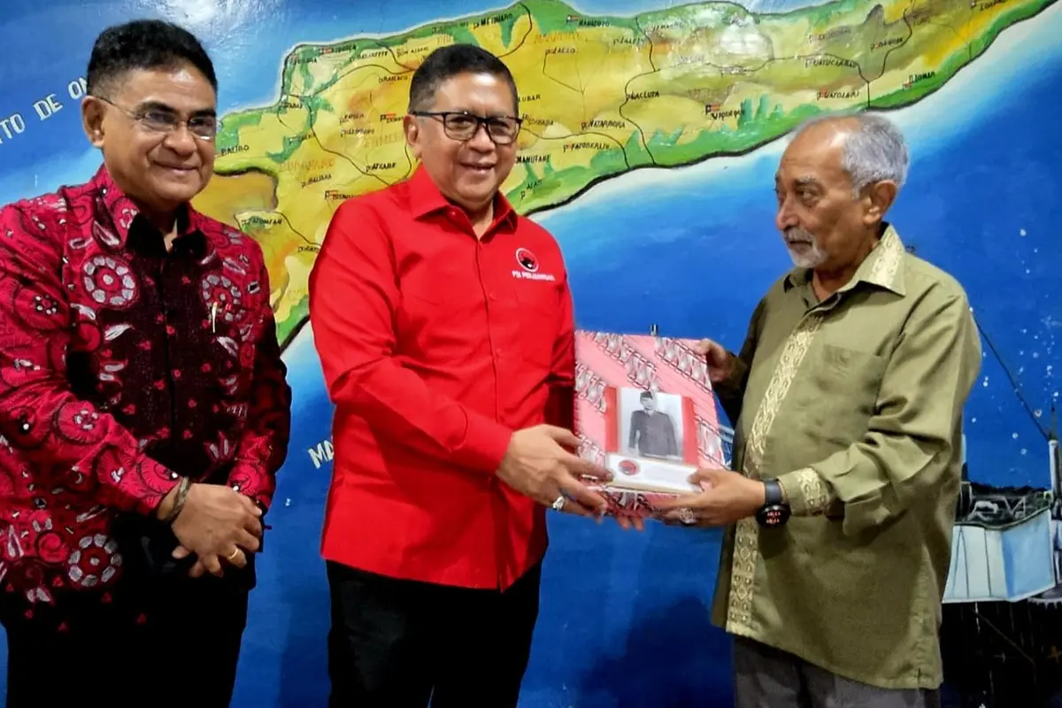Sekretaris Jenderal PDI Perjuangan (PDIP) Hasto Kristiyanto bertemu dengan Sekretaris Jenderal  Partai Fretilin, Mari Alkatiri di Dili, Timor Leste.