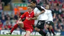 Pemain Liverpool bernomor punggung 11, Vladimir Smicer (kiri) berasal dari Republik Ceko dan bermain untuk The Reds pada periode 1999 hingga 2005. (AFP/Paul Barker)