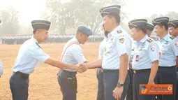 Personel Jajaran TNI Lanud Suryadarma melaksanakan Halal Bihalal di Lapangan Suryadarma Krida Kalijati, Selasa (6/9).  