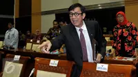 Menkumham Yasonna Laoly saat berada di Ruang Komisi III untuk membahas anggaran Kementerian Hukum dan HAM bersama Komisi III, Jakarta, Kamis (17/9/2015). (Liputan6.com/Johan Tallo)