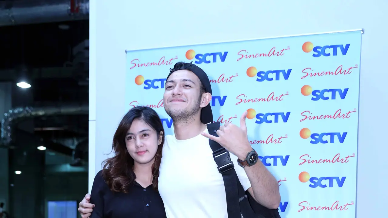 [Bintang] Rifky Balweel dan pacar