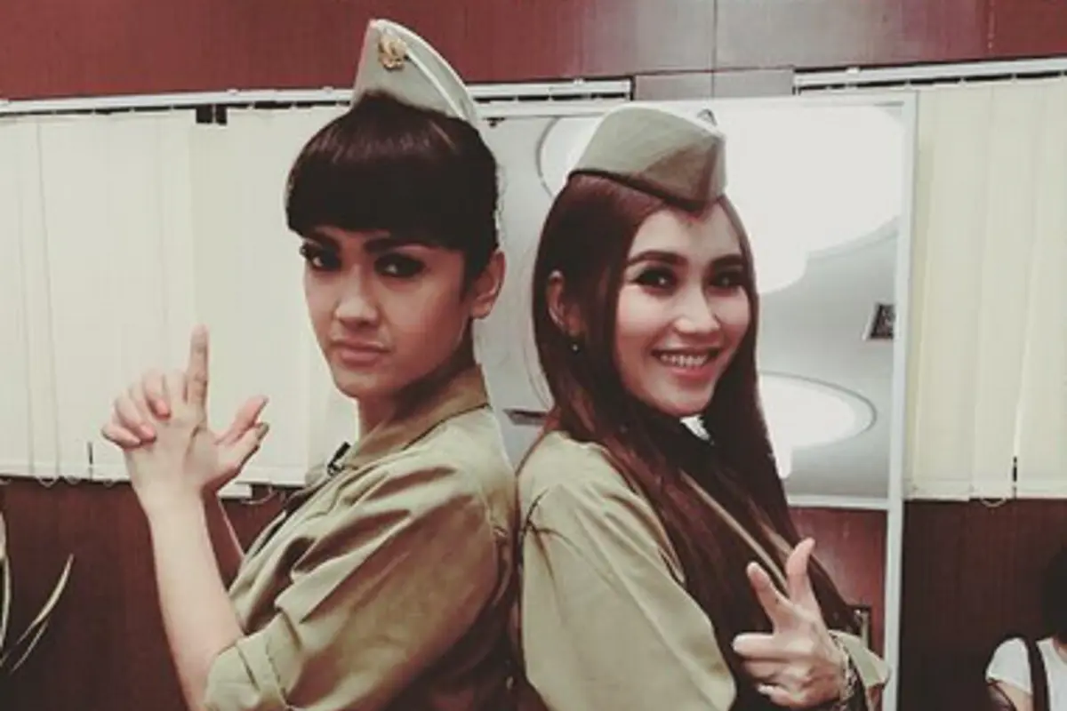 [Bintang] Ayu Ting Ting dan Jupe