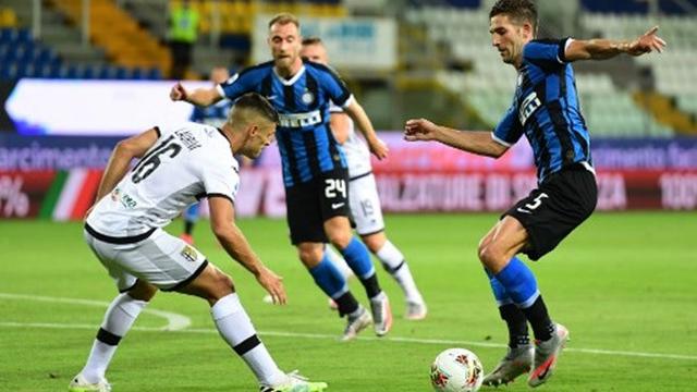 Gelandang Inter Milan, Roberto Gagliardini (MIGUEL MEDINA / AFP)