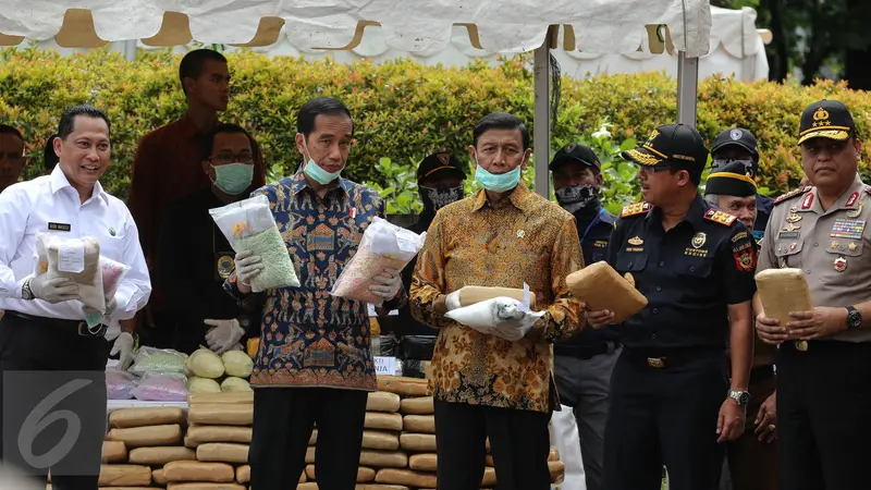 20161206-Jokowi Hadiri Pemusnahan Ratusan Kilogram Narkoba di Monas-Jakarta
