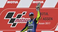 Bos Suzuki Sebut Rossi Bakal Membalap hingga Usia 40 Tahun