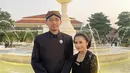 Tampilan sanggul tekuk bikin Prilly Latuconsina tampil seutuhnya sebagai perempuan Jawa [@prillylatuconsina96]