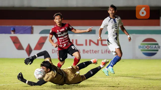 Foto: Laga Keras, Bali United Bermain Imbang Tanpa Gol dengan PSIS Semarang di Pertandingan Lanjutan BRI Liga 1