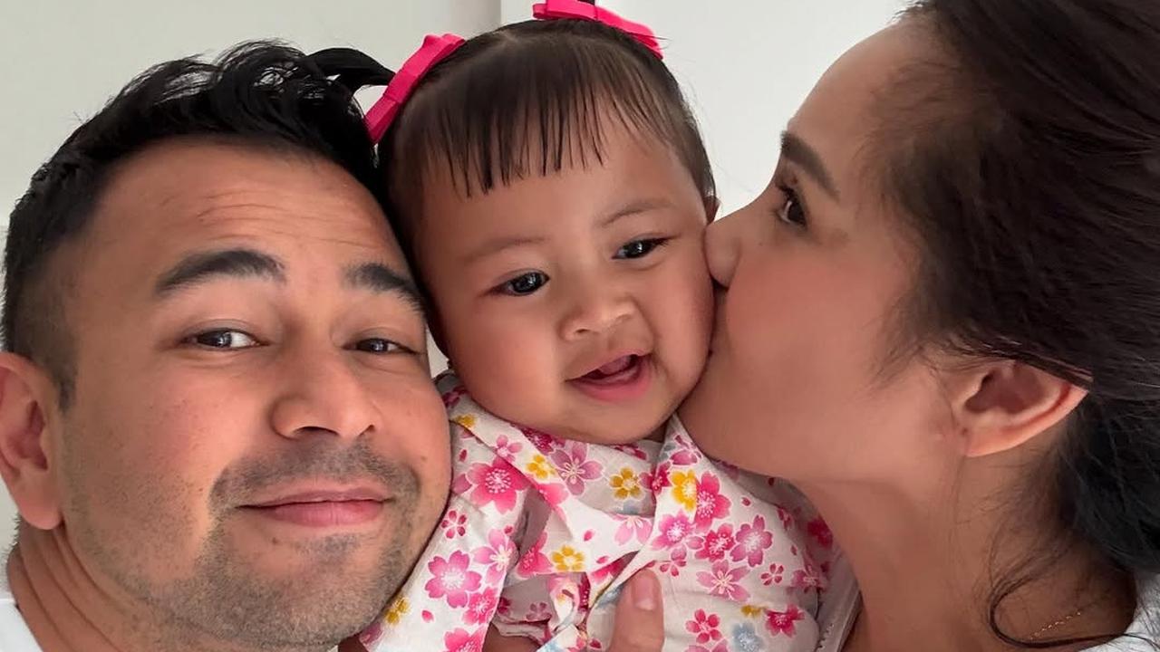 Potret Raffi Ahmad dan Nagita Slavina Bareng Lily, Bikin Gemas dengan Rambut Kuncir Dua